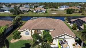 florida house with shingles
